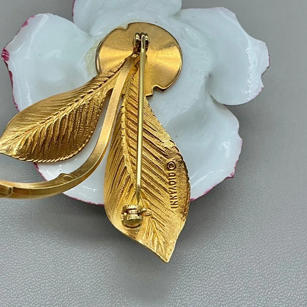 Vintage Giovanni Pink White Enamel Rose Flower Brooch Gold Tone Signed Floral